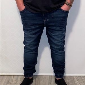 Dark blue joggers jeans